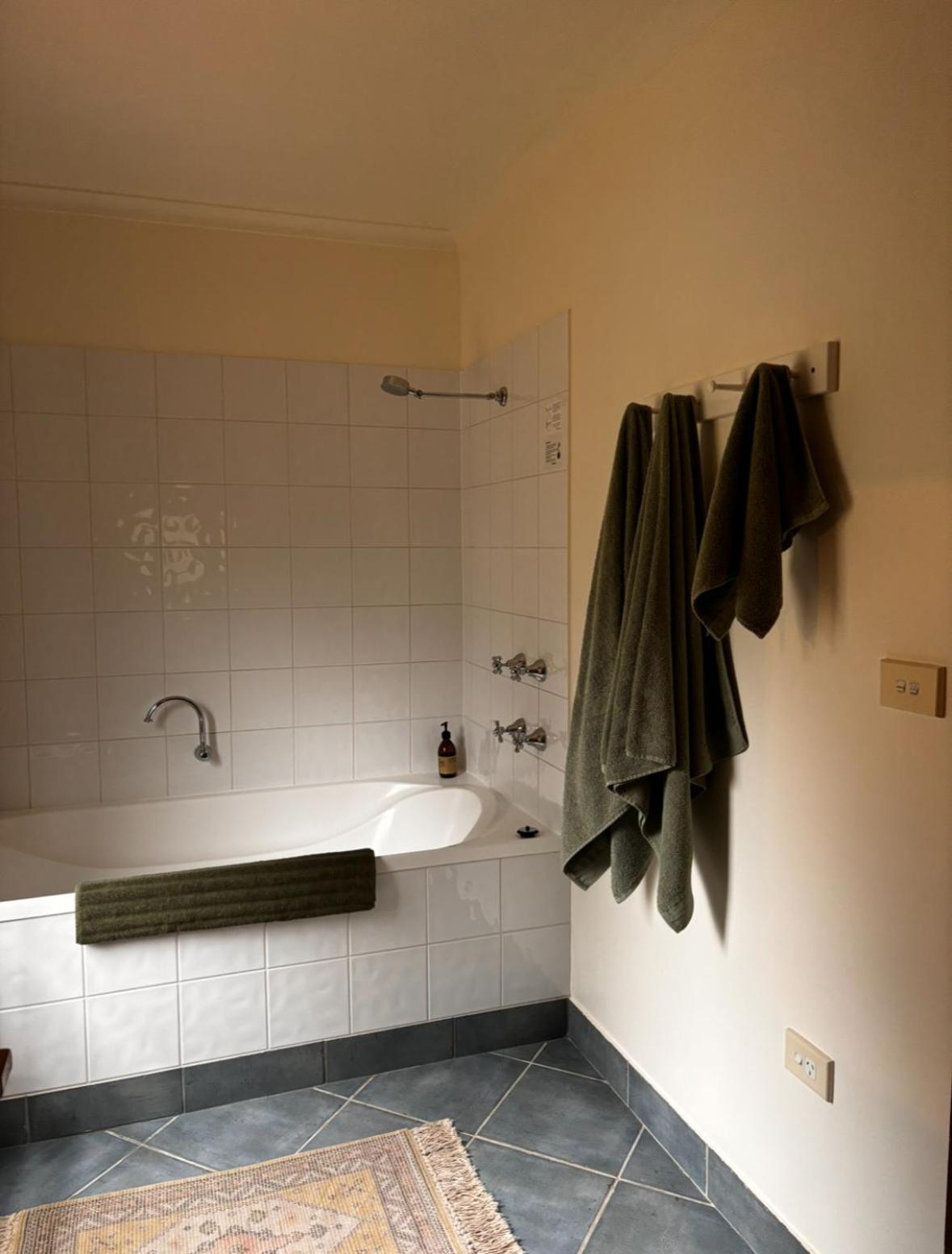 Hotel The Quarters Strahan Zewnętrze zdjęcie